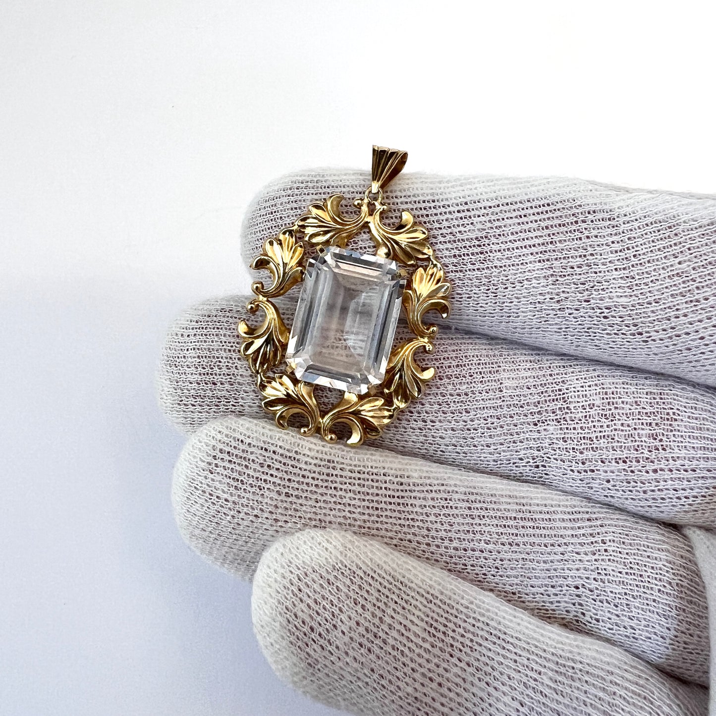 Stockholm, Sweden 1953. Vintage 18k Gold Rock Crystal Pendant.