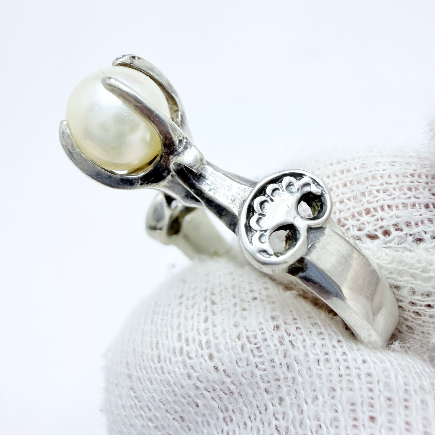 Bengt Hallberg, Sweden Vintage Sterling Pearl Viking Copy Ring