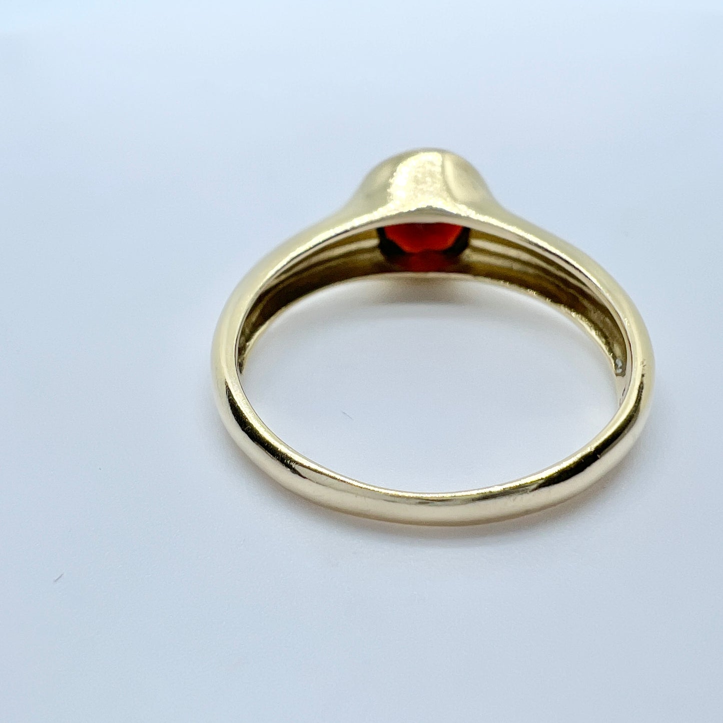 Vintage 14k Gold Garnet Ring. Makers Mark.