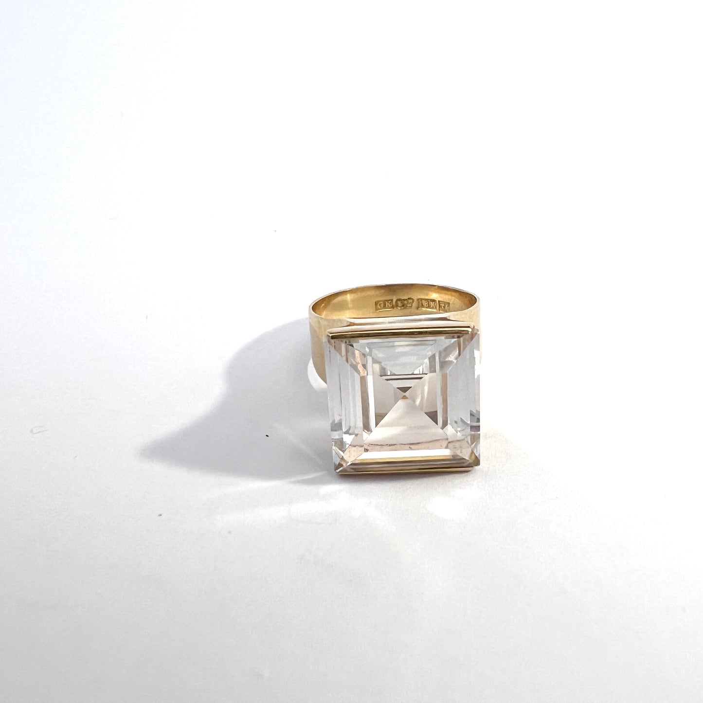 Kaplan, Sweden 1969. Vintage Modernist 18k Gold Rock Crystal Ring