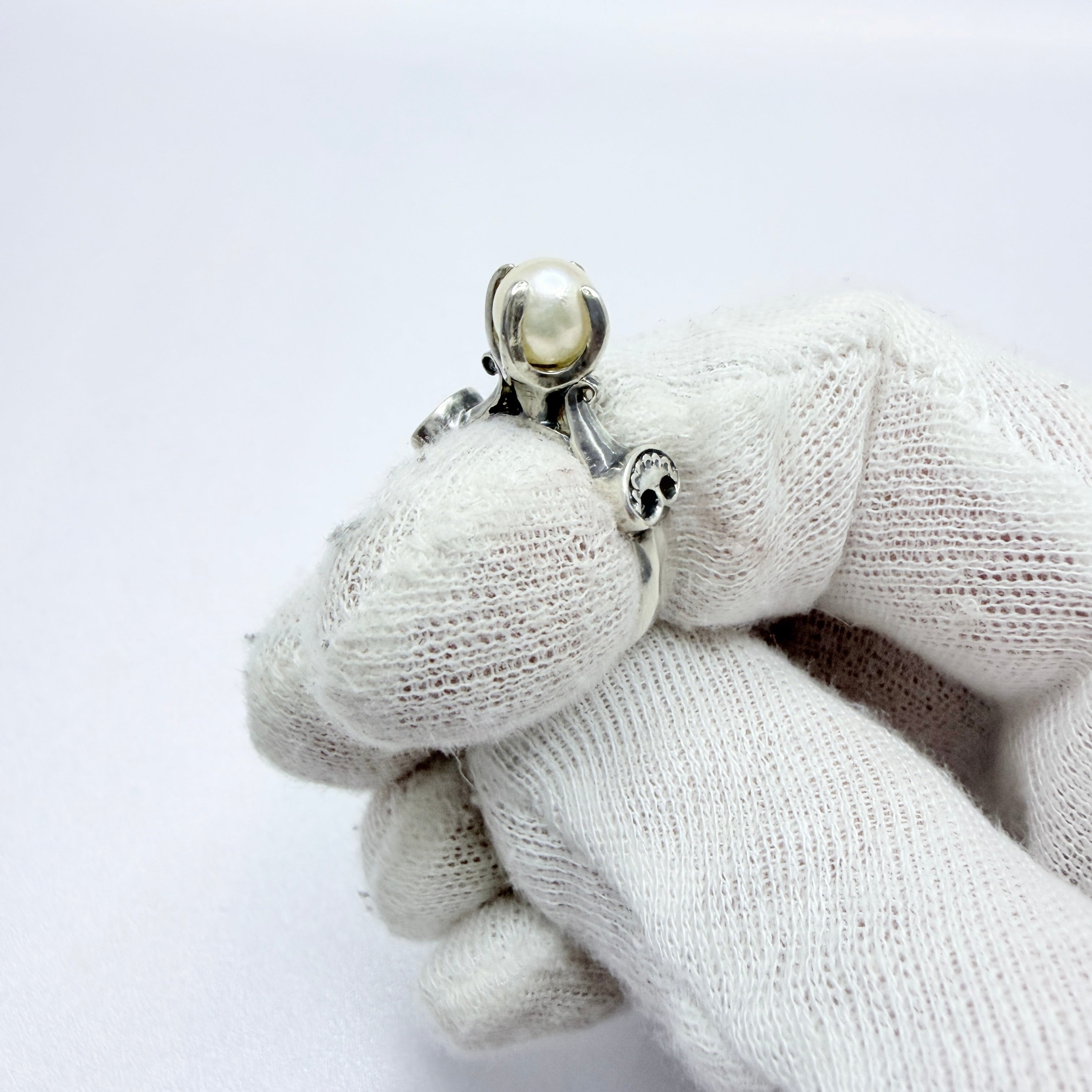 Bengt Hallberg, Sweden Vintage Sterling Pearl Viking Copy Ring – T