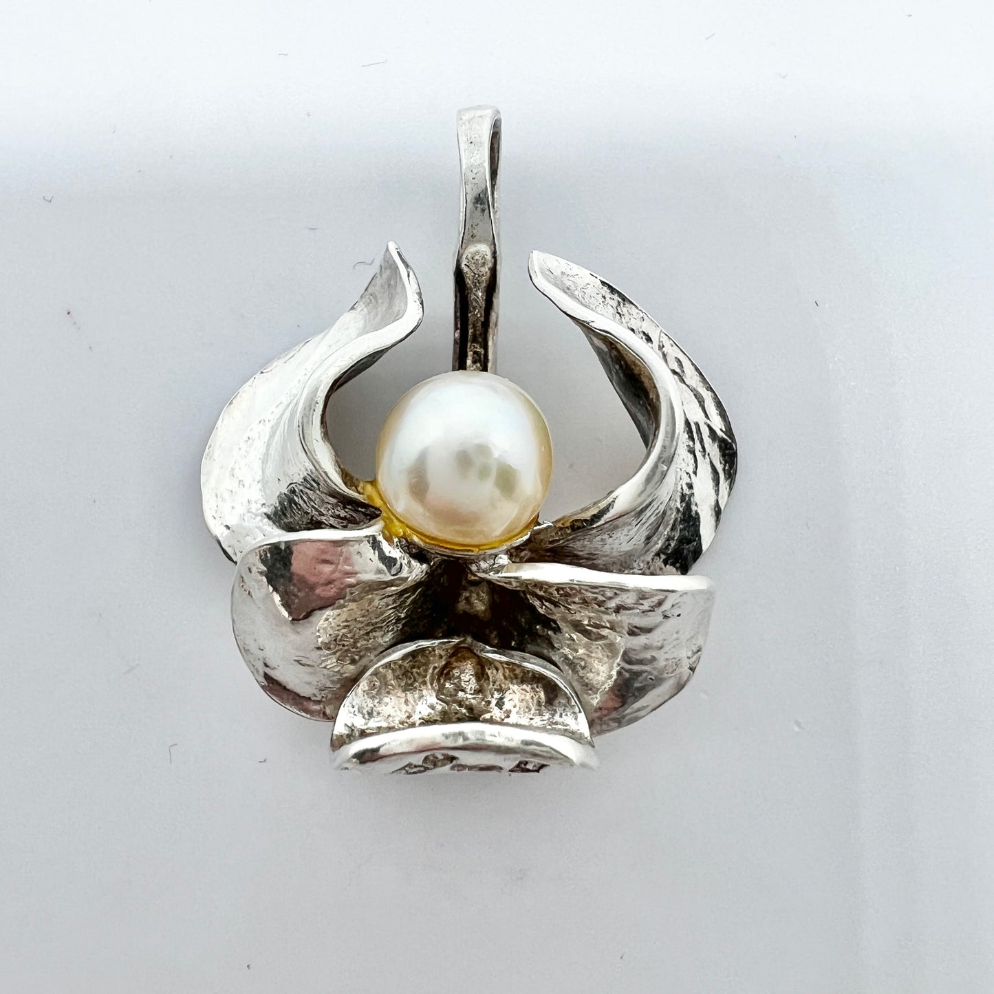 Robbert, Sweden 1982. Vintage Sterling Silver Cultured Pearl Pendant. Signed.