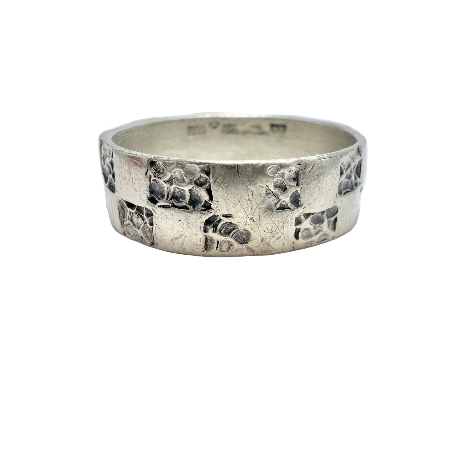 Uusitaito Oy, Finland 1975. Vintage Solid Silver Men's Band Ring.