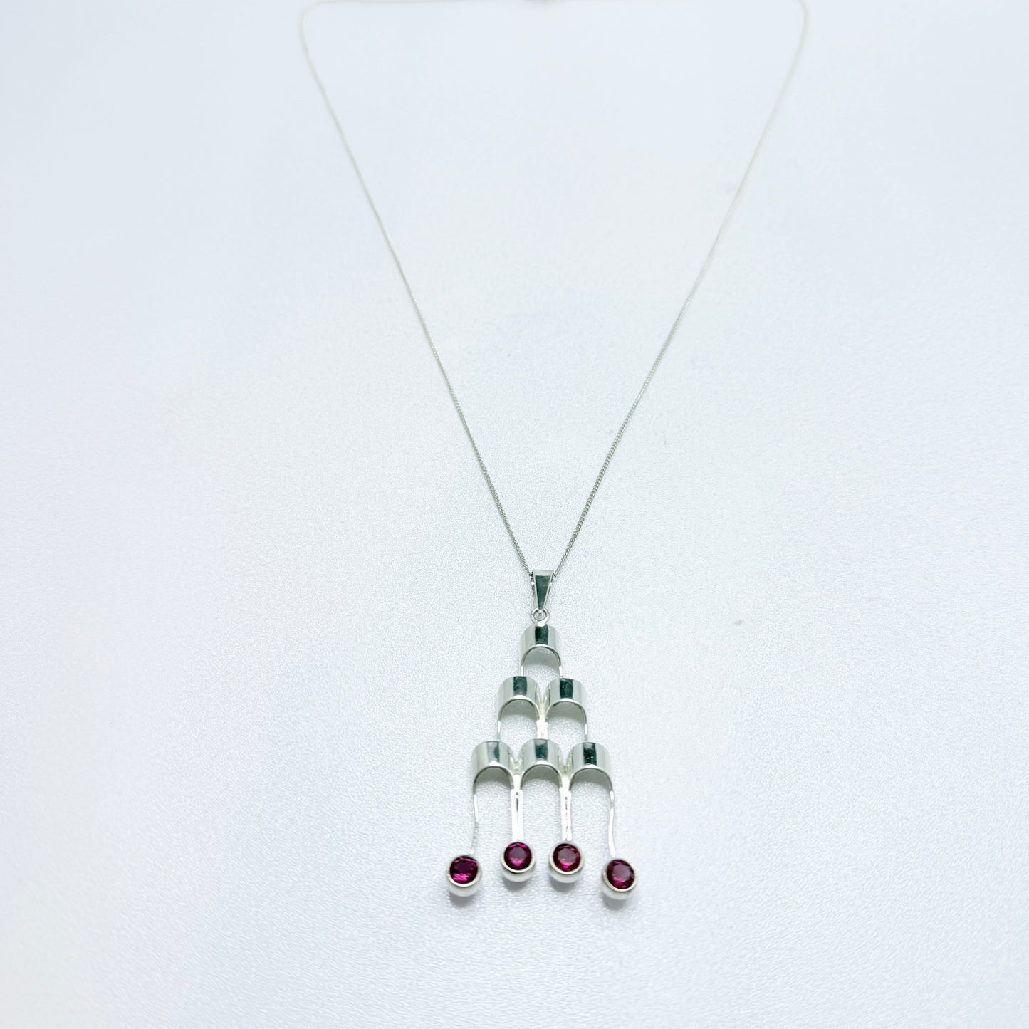 A/K, Finland. Vintage Sterling Silver Synthetic Sapphire Pendant Necklace.