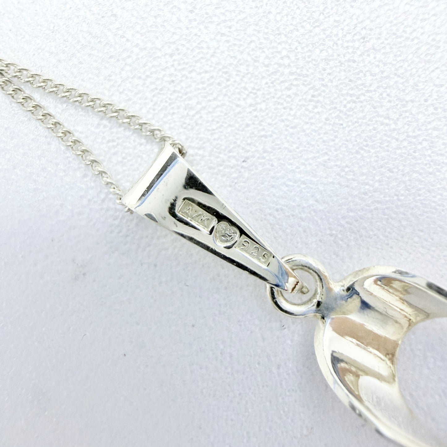 A/K, Finland. Vintage Sterling Silver Synthetic Sapphire Pendant Necklace.