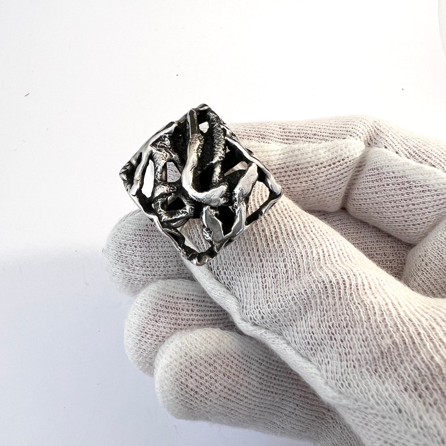Iceland, Vintage 1970s. Modernist Solid Silver Ring. Maker's Mark.