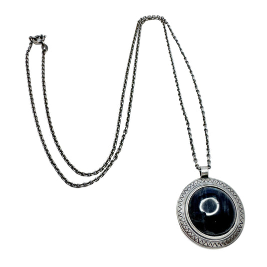 Kalevala Koru, Finland. Vintage Sterling Silver Spectrolite Pendant Long Chain Necklace.