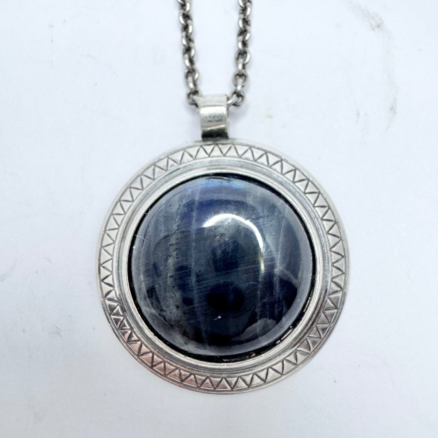 Kalevala Koru, Finland. Vintage Sterling Silver Spectrolite Pendant Long Chain Necklace.