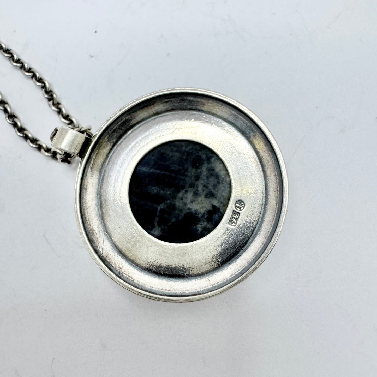 Kalevala Koru, Finland. Vintage Sterling Silver Spectrolite Pendant Long Chain Necklace.