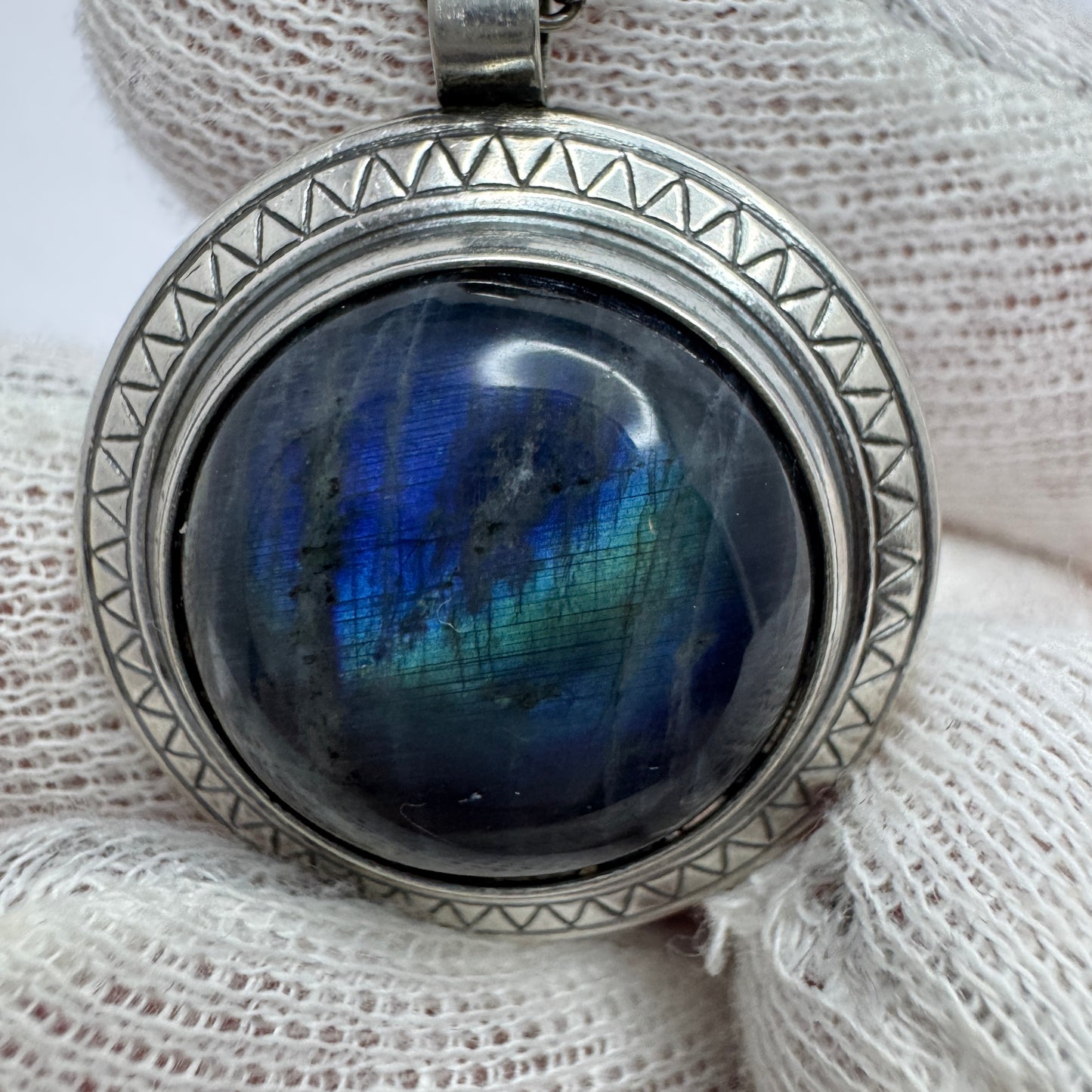 Kalevala Koru, Finland. Vintage Sterling Silver Spectrolite Pendant Long Chain Necklace.