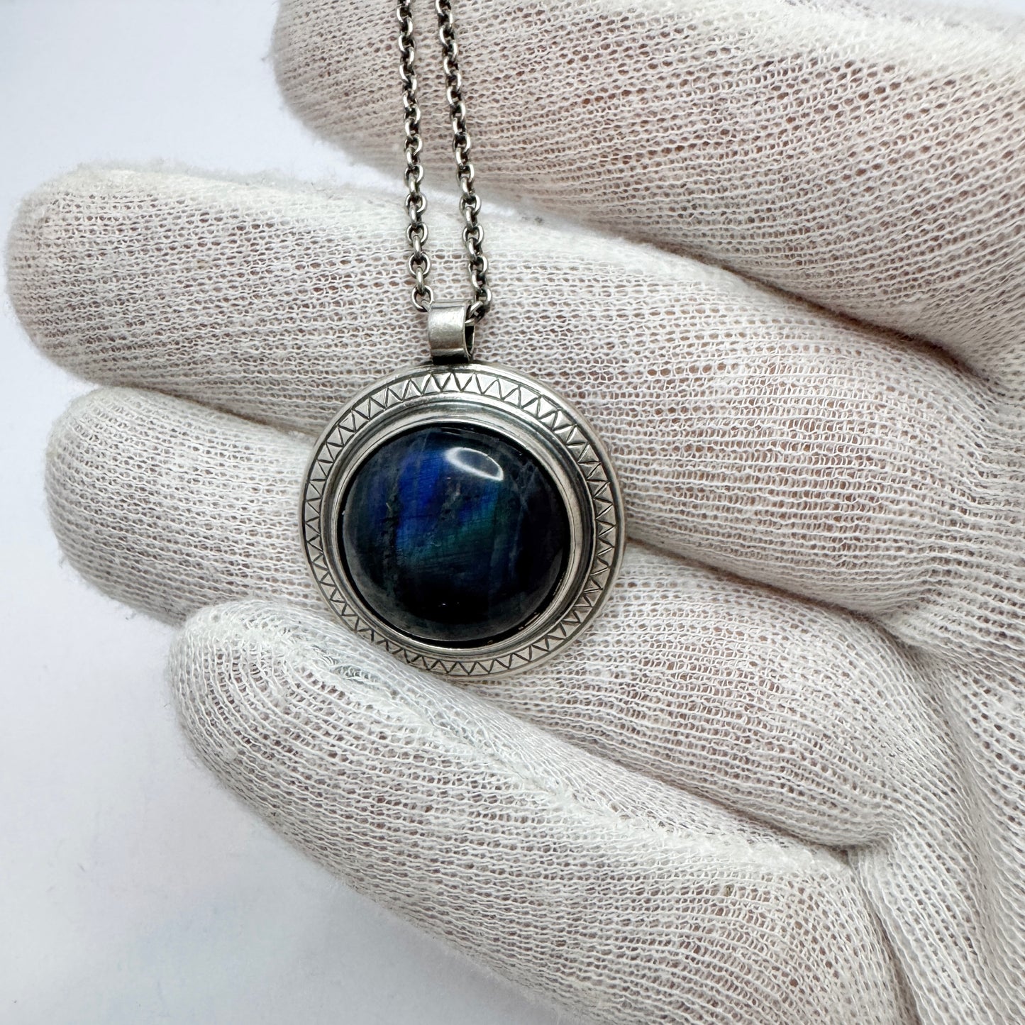 Kalevala Koru, Finland. Vintage Sterling Silver Spectrolite Pendant Long Chain Necklace.