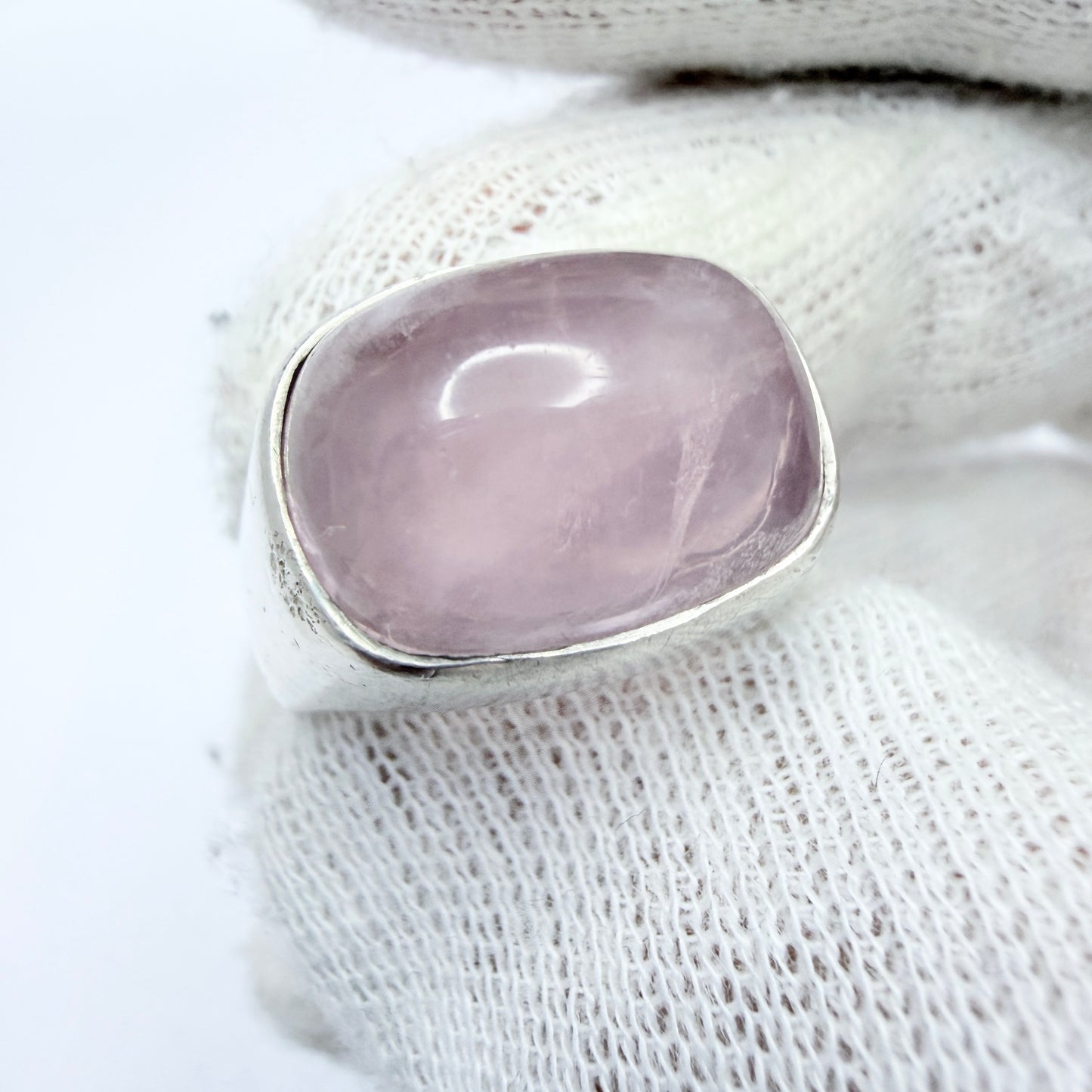 Vintage c 1960. Solid SIlver Rose Quartz Ring.