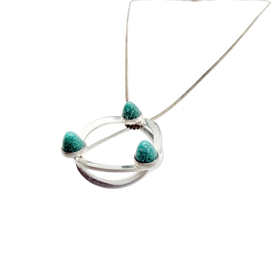 Elis Kauppi, Kupittaan Kulta, Finland c 1960s. Vintage Silver Aventurine Pendant Necklace.