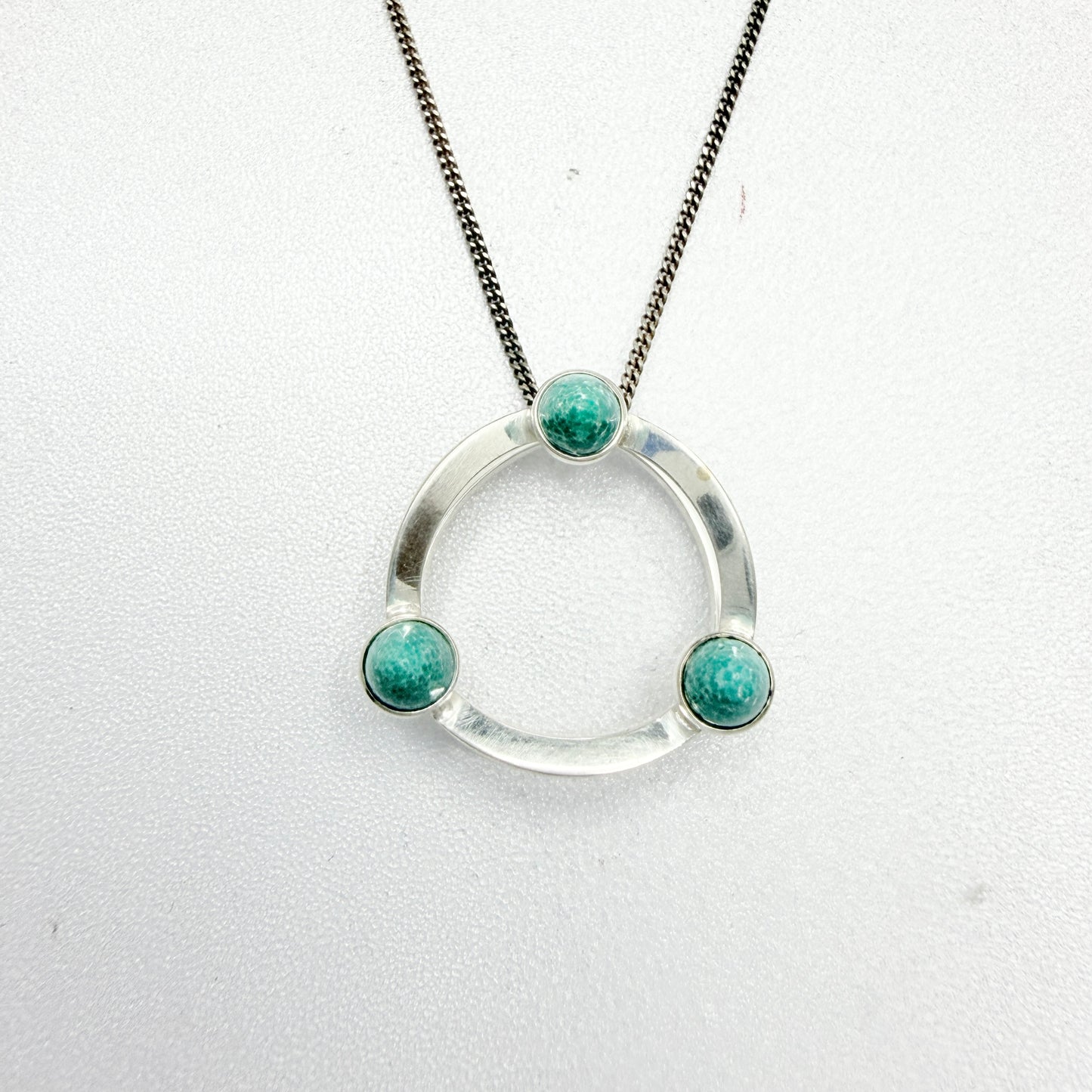 Elis Kauppi, Kupittaan Kulta, Finland c 1960s. Vintage Silver Aventurine Pendant Necklace.