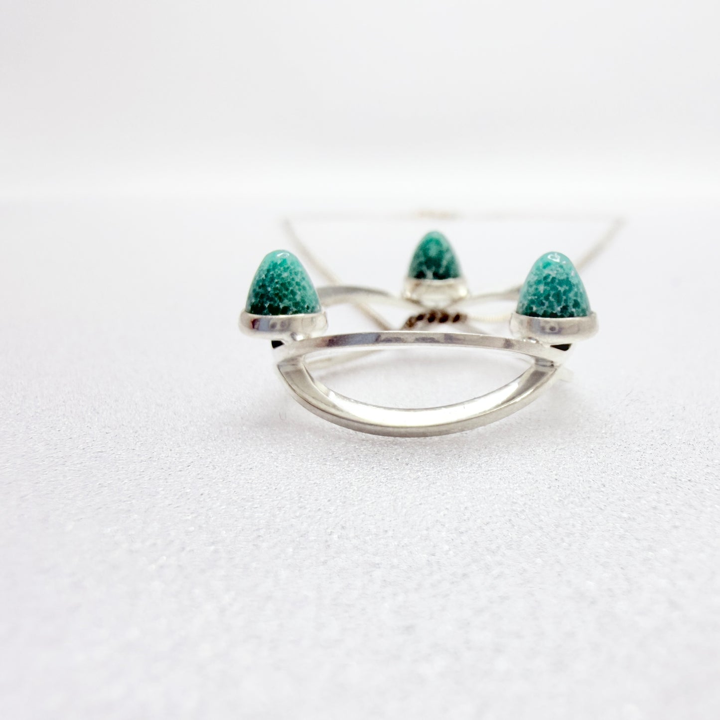 Elis Kauppi, Kupittaan Kulta, Finland c 1960s. Vintage Silver Aventurine Pendant Necklace.