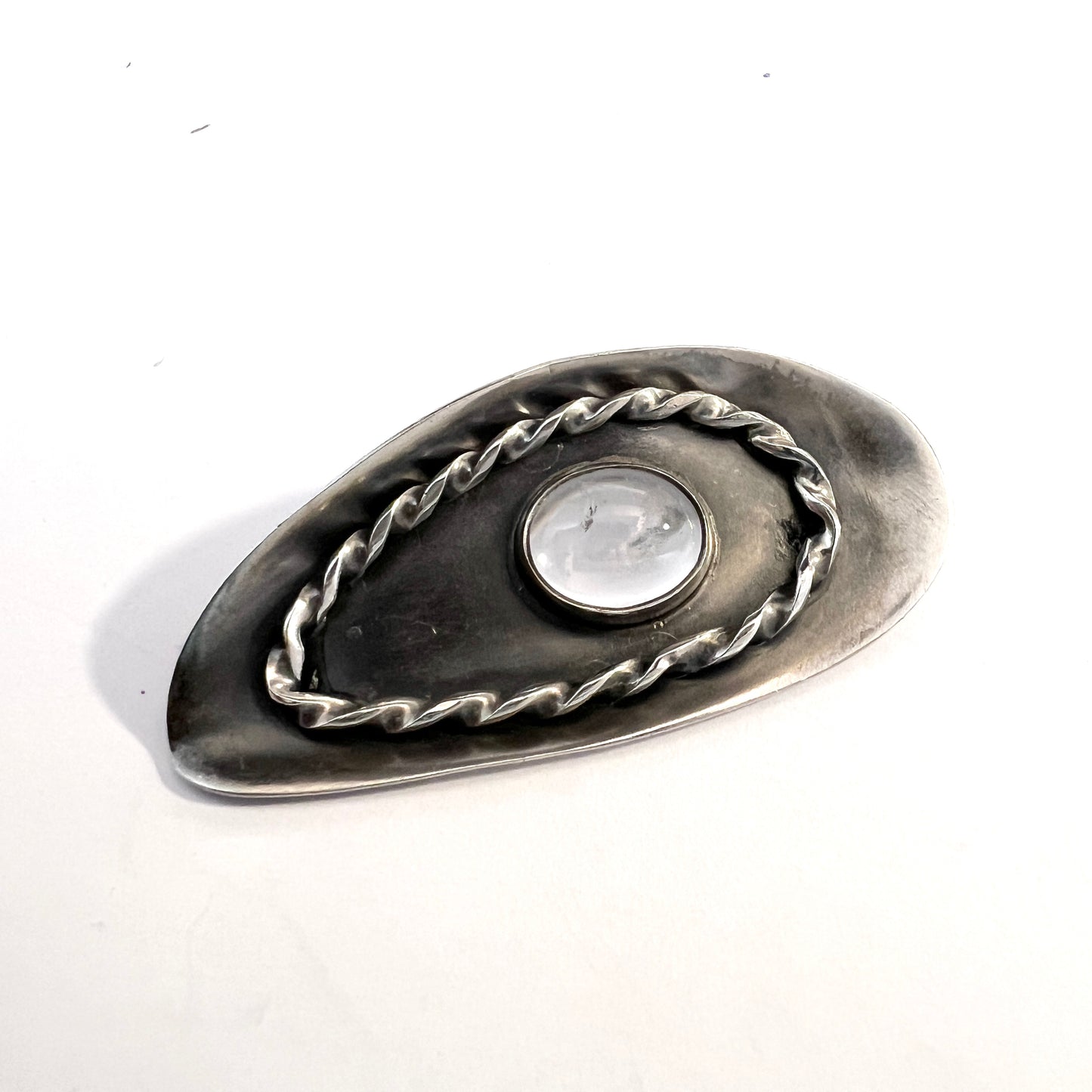 Acke R Tötterman, Sweden 1955 Mid-Century Sterling Silver Cabochon Quartz Brooch. Signed.