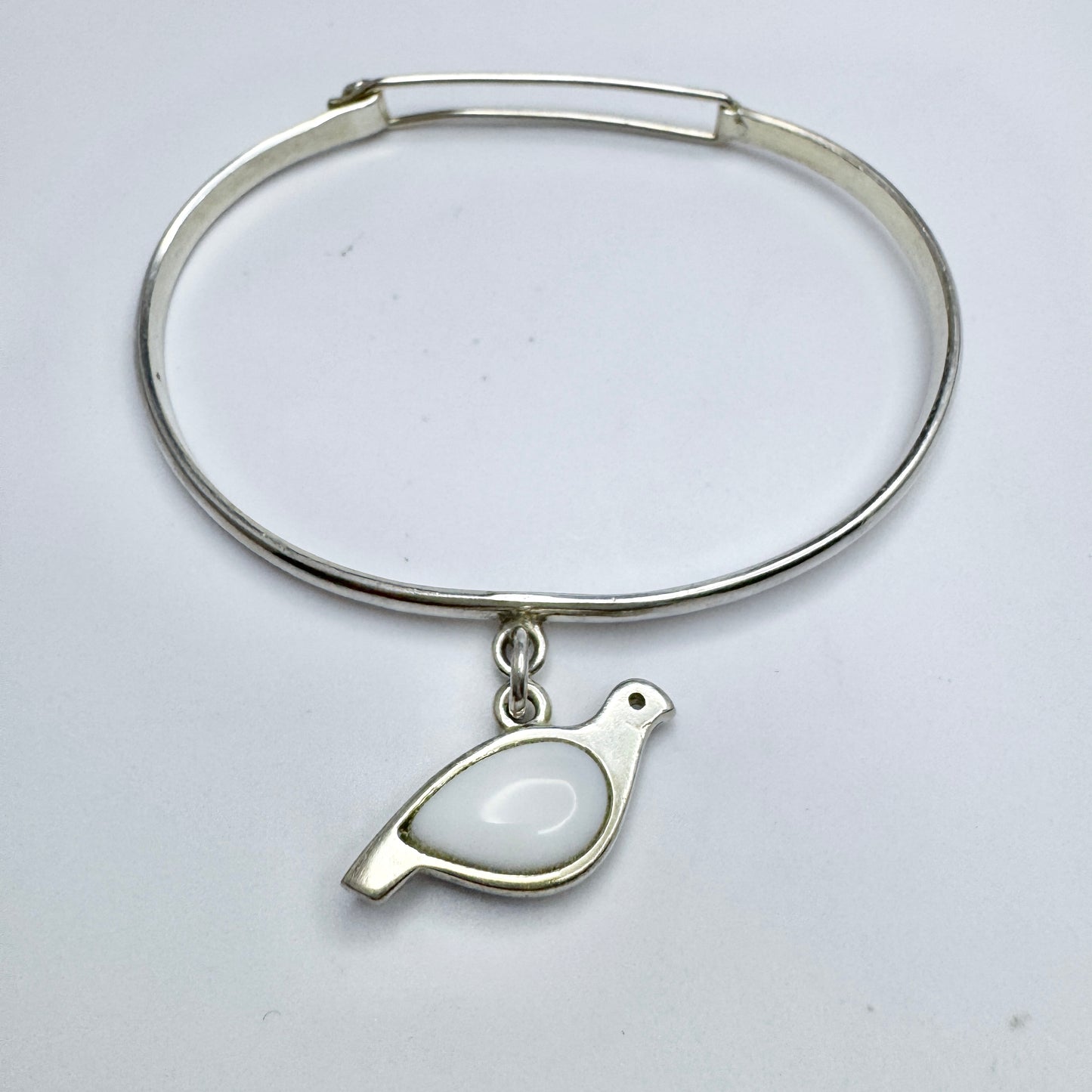 JAN, Finland. Vintage Sterling Silver Bird Charm Bangle Bracelet.