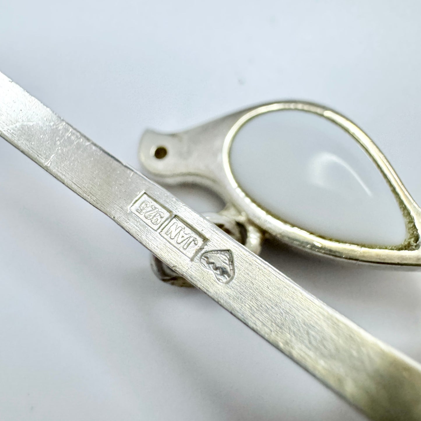JAN, Finland. Vintage Sterling Silver Bird Charm Bangle Bracelet.