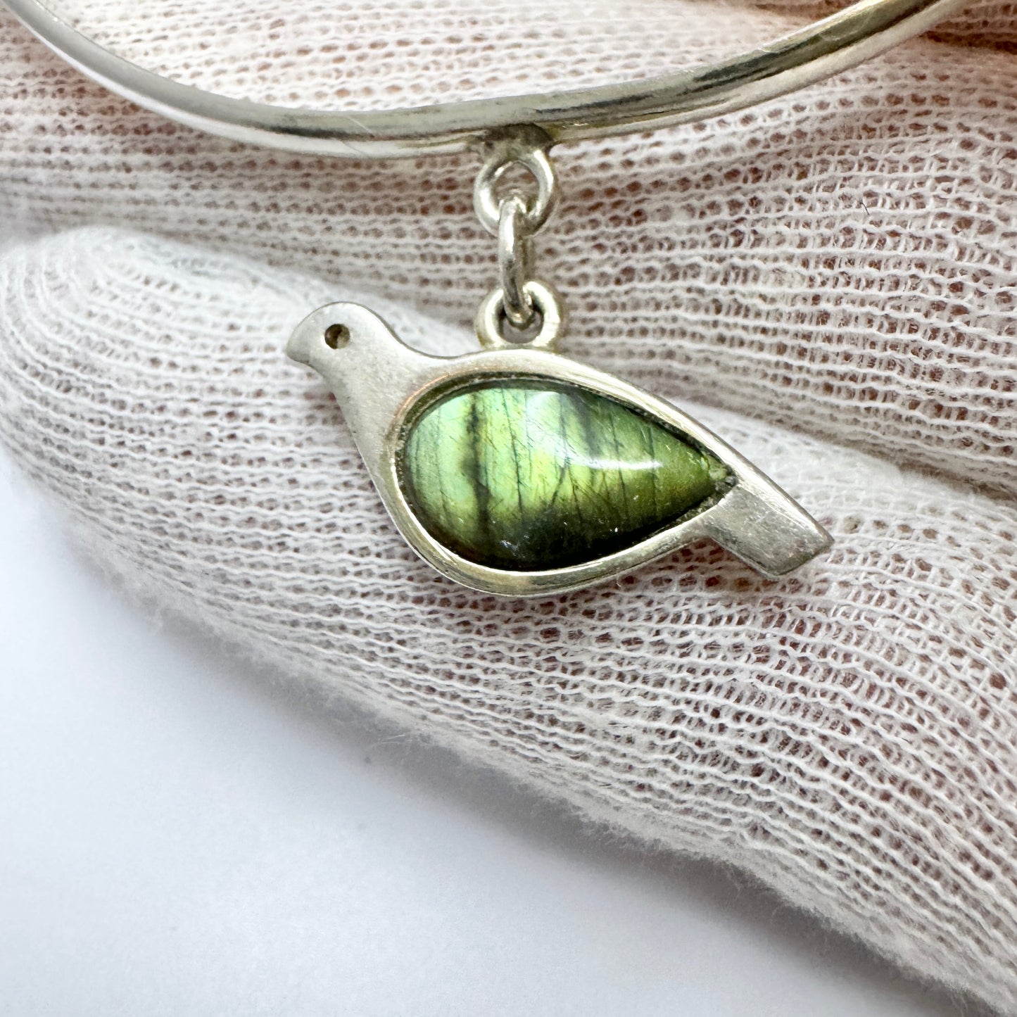 JAN, Finland. Vintage Sterling Silver Bird Charm Bangle Bracelet.