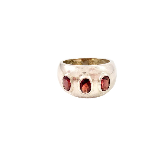 Vintage / Antique 8-9k Gold Garnet Ring.