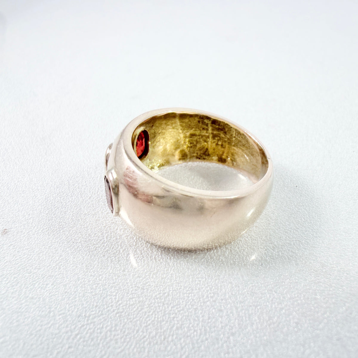 Vintage / Antique 8-9k Gold Garnet Ring.
