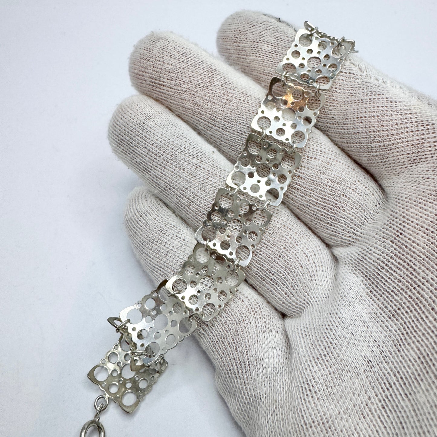 Liisa Vitali for N Westerback, Finland 1970s. Vintage Sterling Silver Bracelet. Design Pitsi.