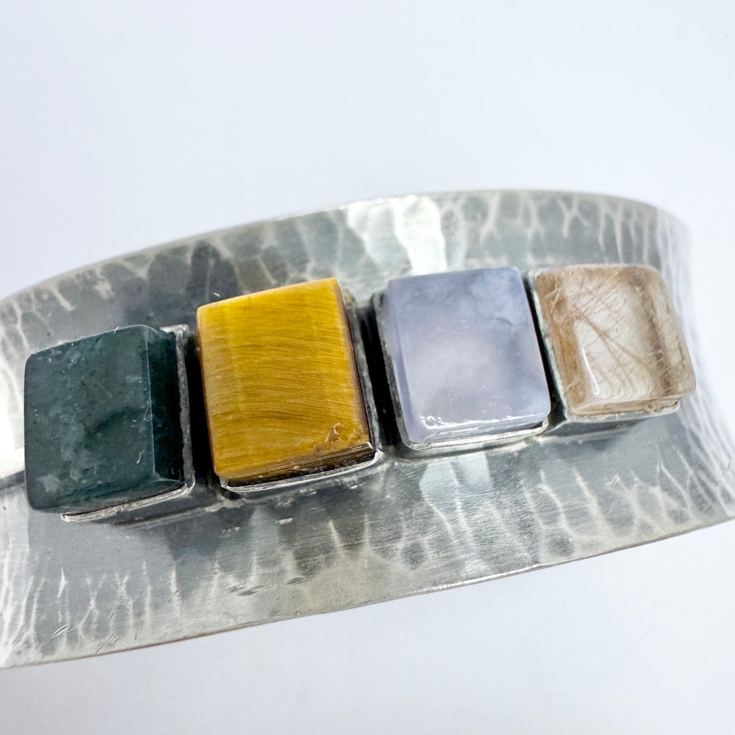 Pirkan Kulta, Finland 1963. Vintage Solid Silver Quartz Hinged Bangle Bracelet.