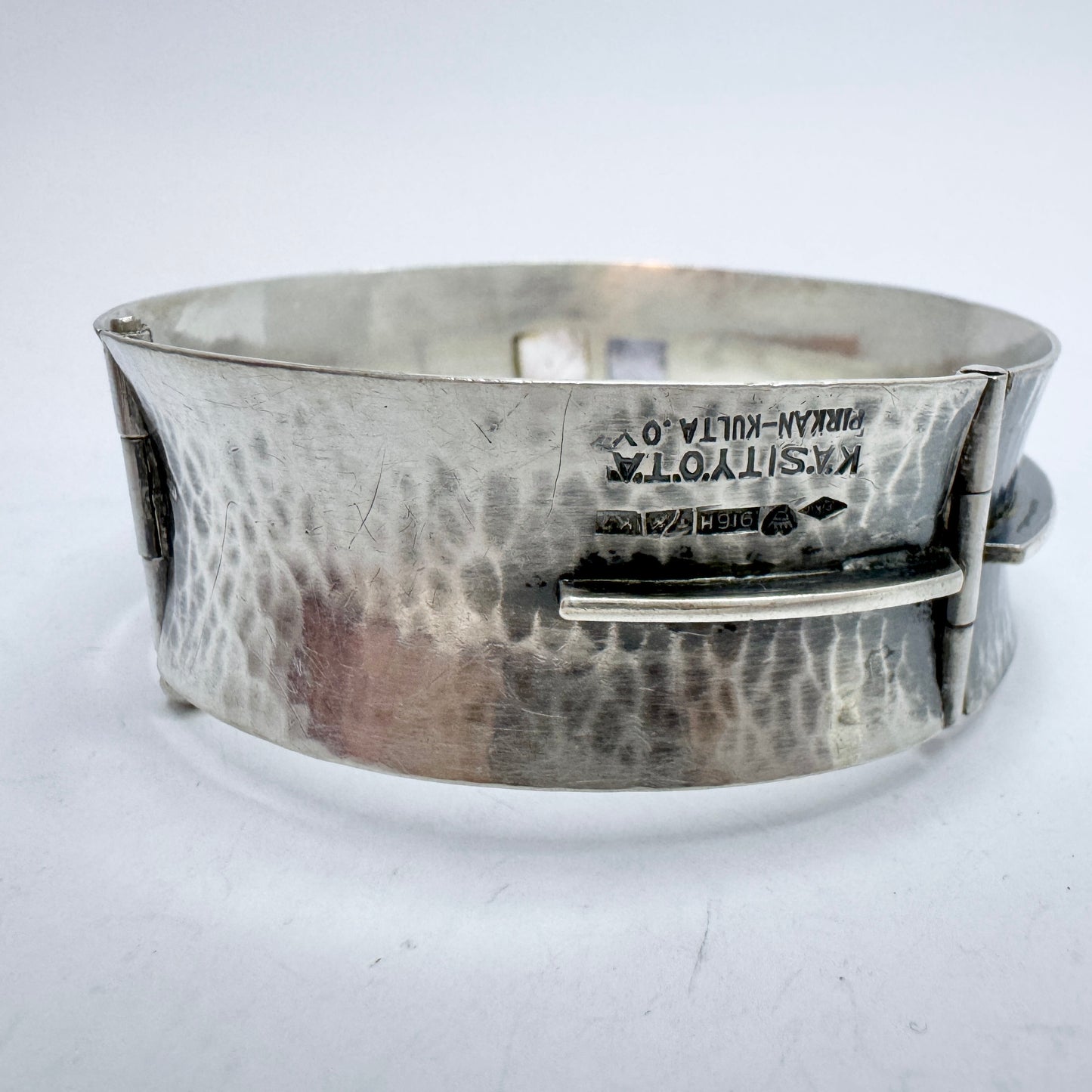 Pirkan Kulta, Finland 1963. Vintage Solid Silver Quartz Hinged Bangle Bracelet.