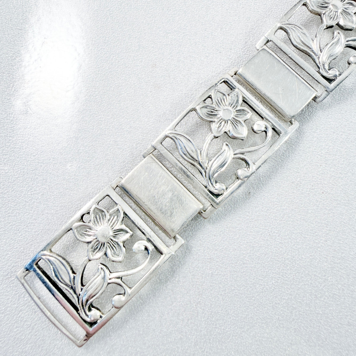 Denmark ca 1950s. Solid Silver Flower Bracelet.