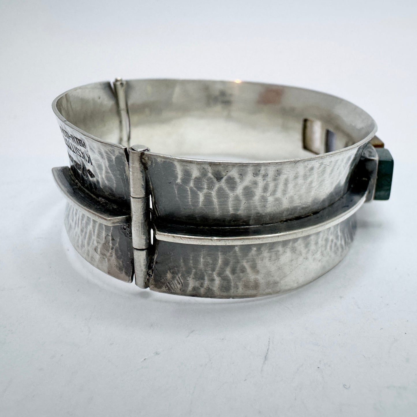 Pirkan Kulta, Finland 1963. Vintage Solid Silver Quartz Hinged Bangle Bracelet.