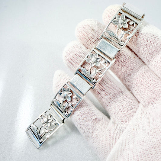 Denmark ca 1950s. Solid Silver Flower Bracelet.