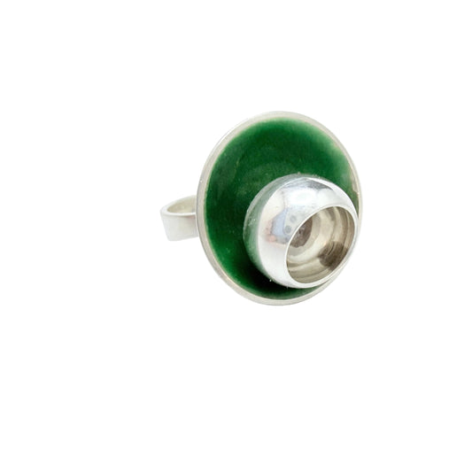 Kultateollisuus, Finland 1972. Vintage Solid Silver Green Enamel Kinetic Ring.