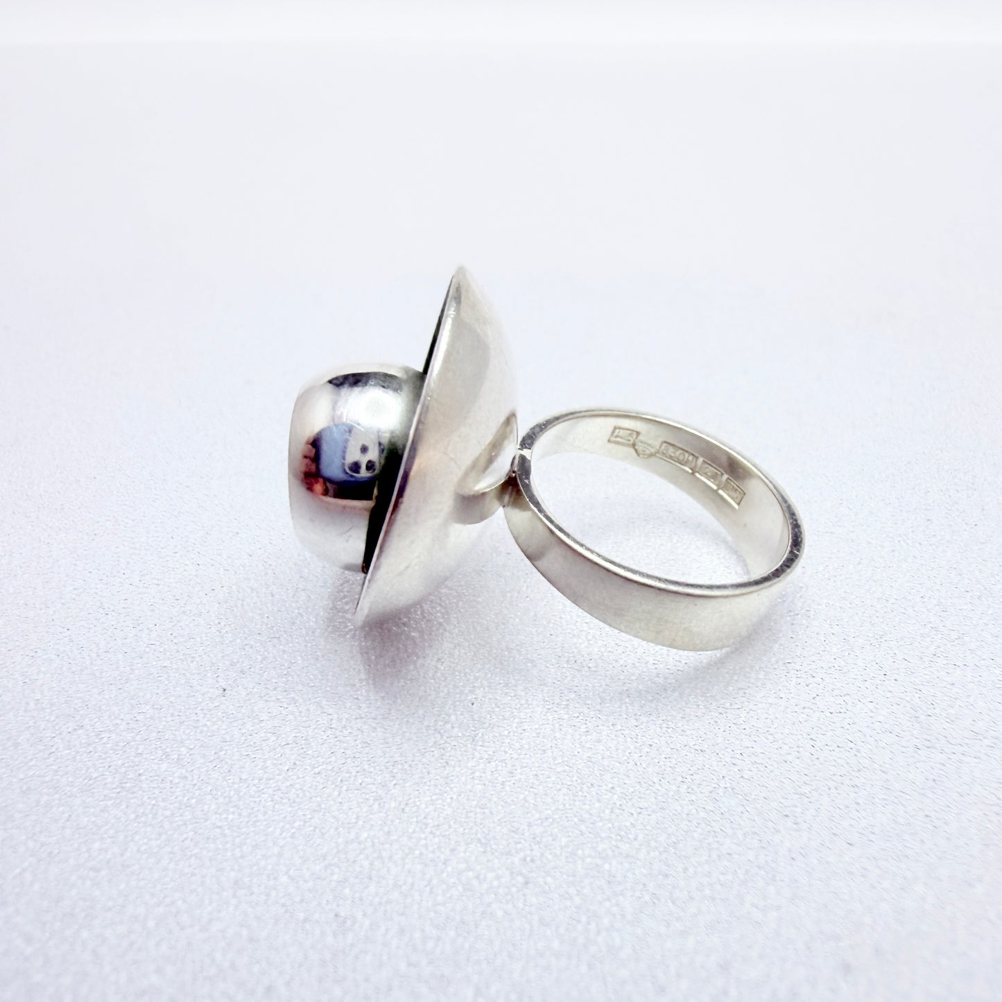 Kultateollisuus, Finland 1972. Vintage Solid Silver Green Enamel Kinetic Ring.