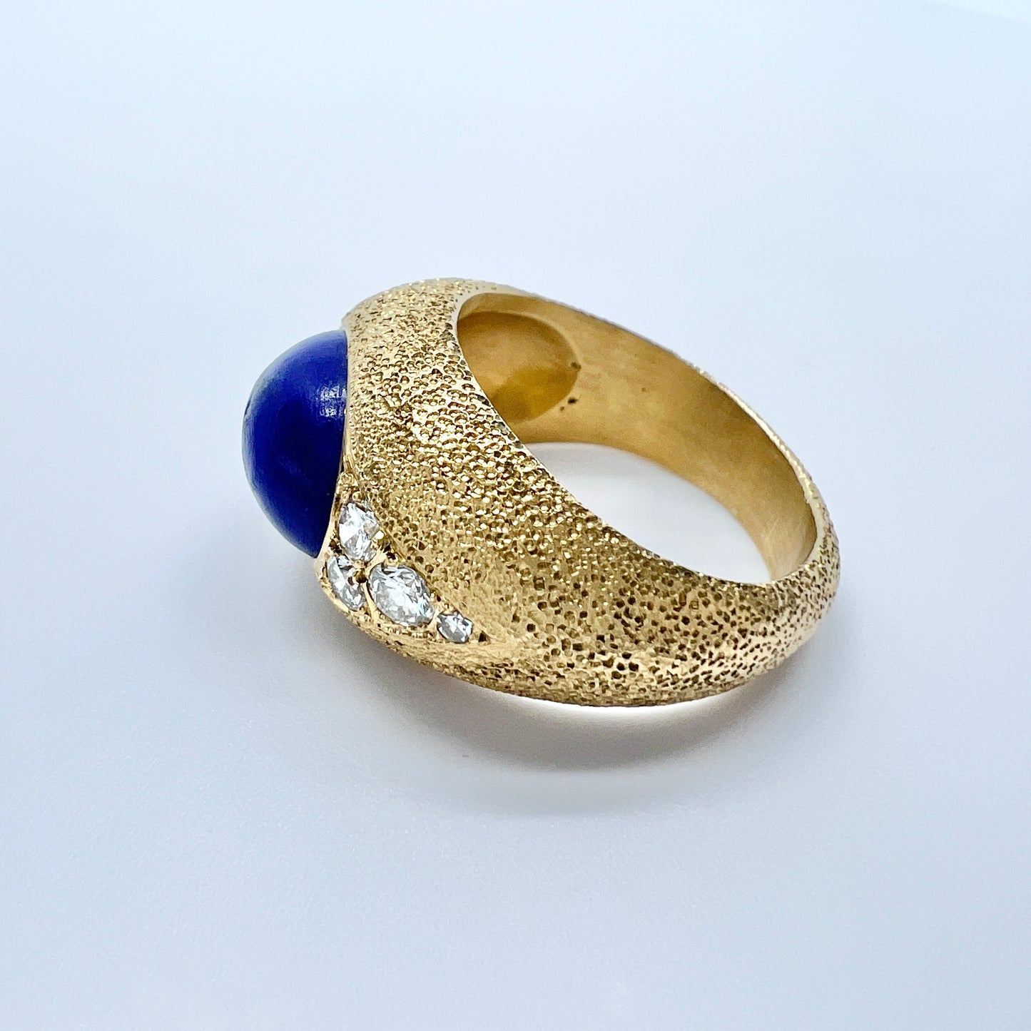 Vintage 1960-70s Bold Vintage 15.8gram. Diamond Lapis Lazuli Dome Cocktail Ring.