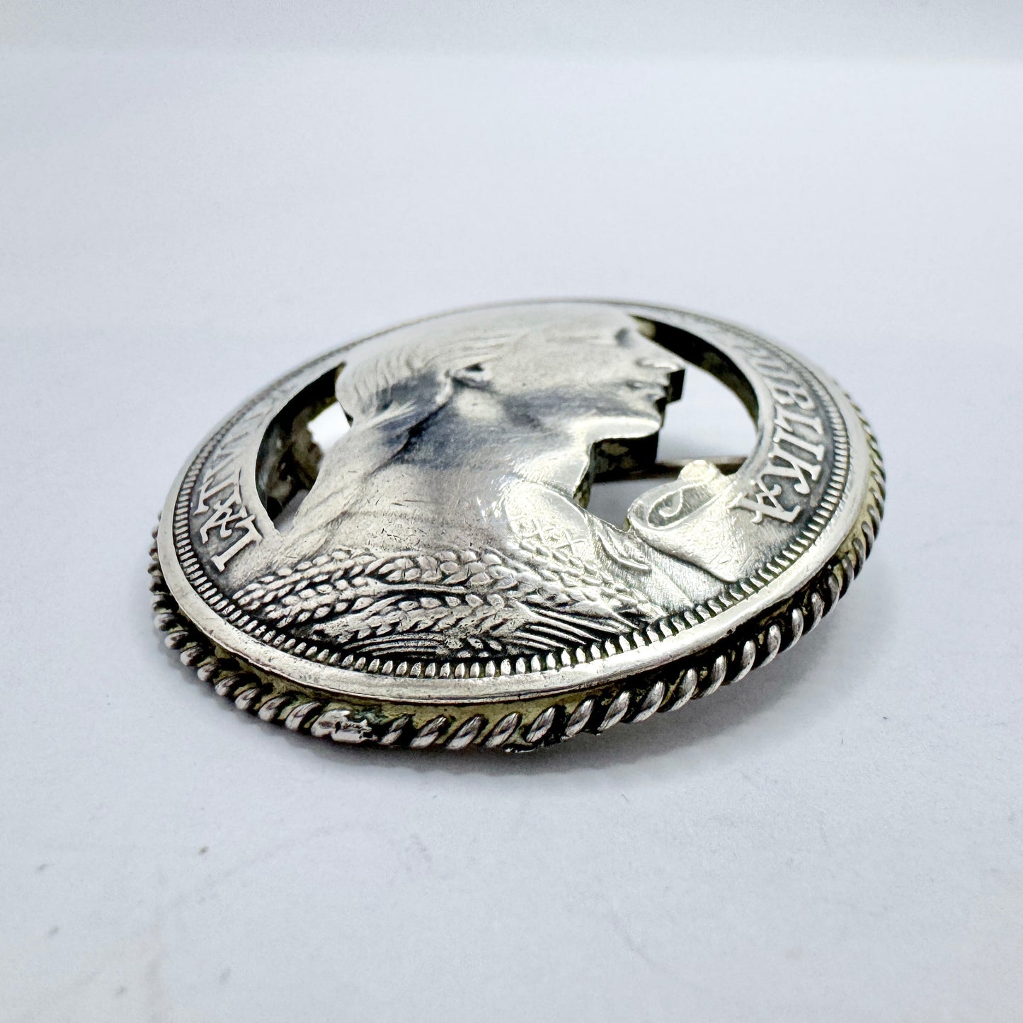 5 Lati, Latvia year 1932 Coin Brooch.  Solid Silver.