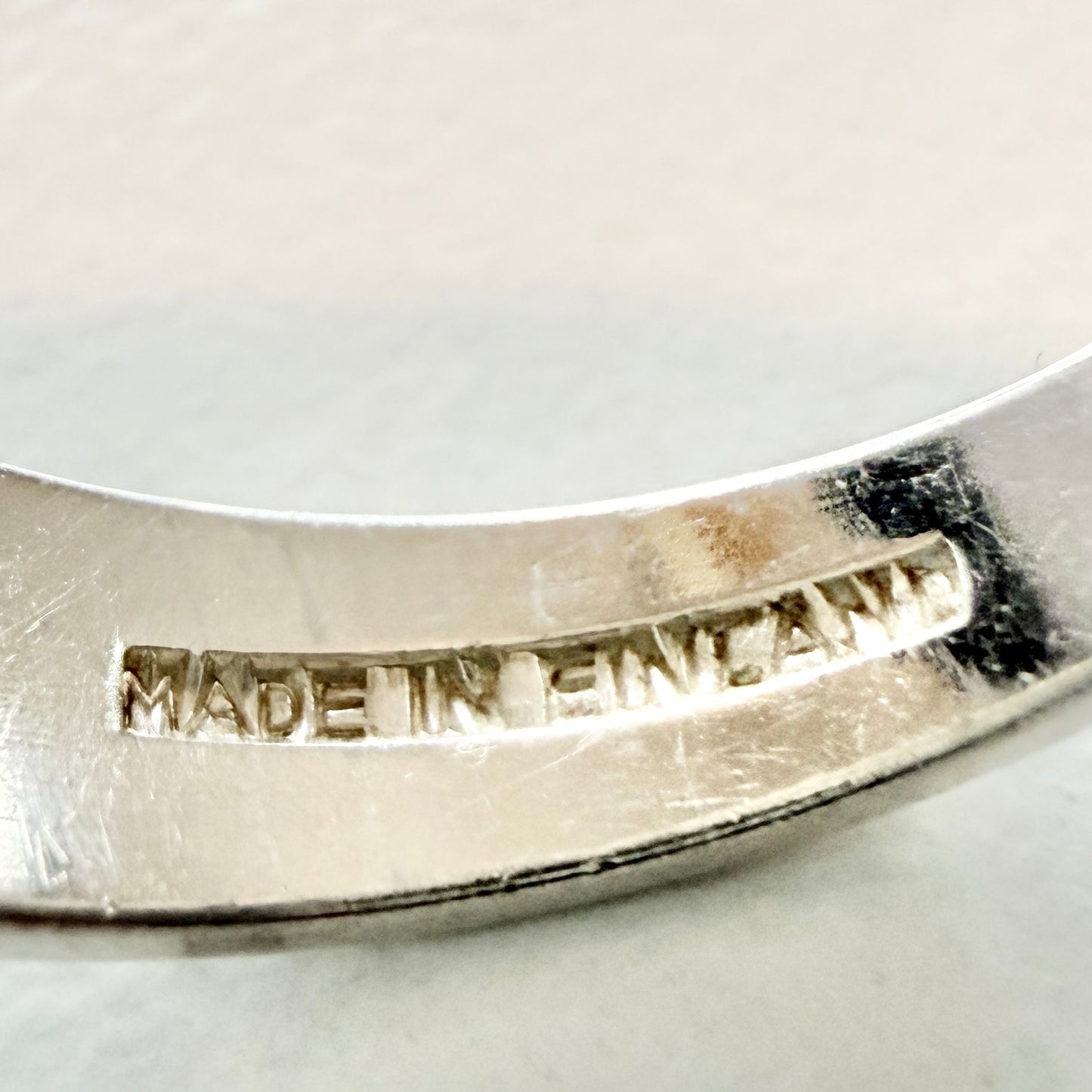 Kultateollisuus, Finland 1972. Vintage Solid Silver Green Enamel Kinetic Ring.