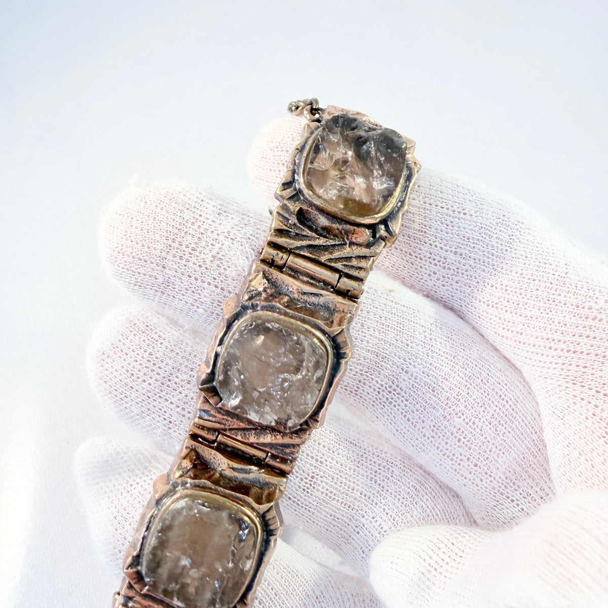 Pentti Sarpaneva, Finland 1970s. Vintage Brutalist Bronze Raw Quartz Bracelet.