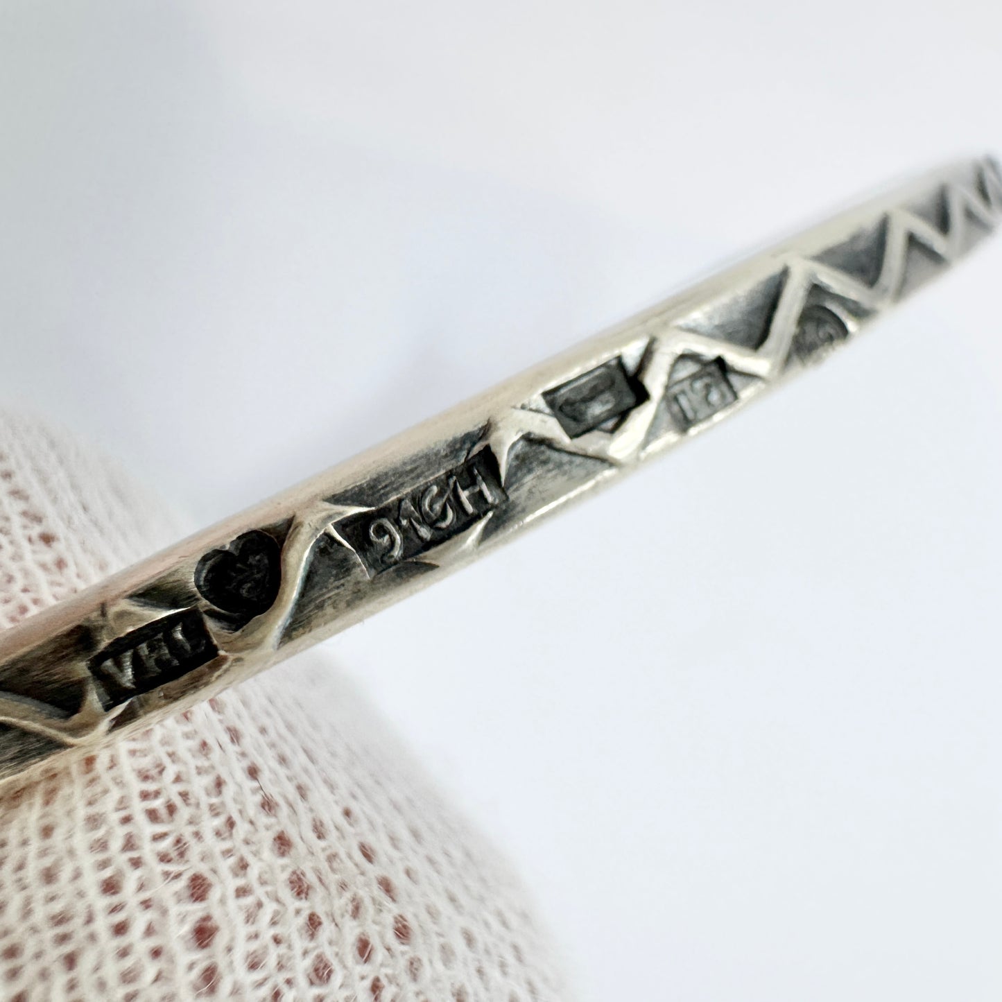 Vilho Hjalmar Leino, Finland 1962. Vintage Solid Silver Bangle Bracelet