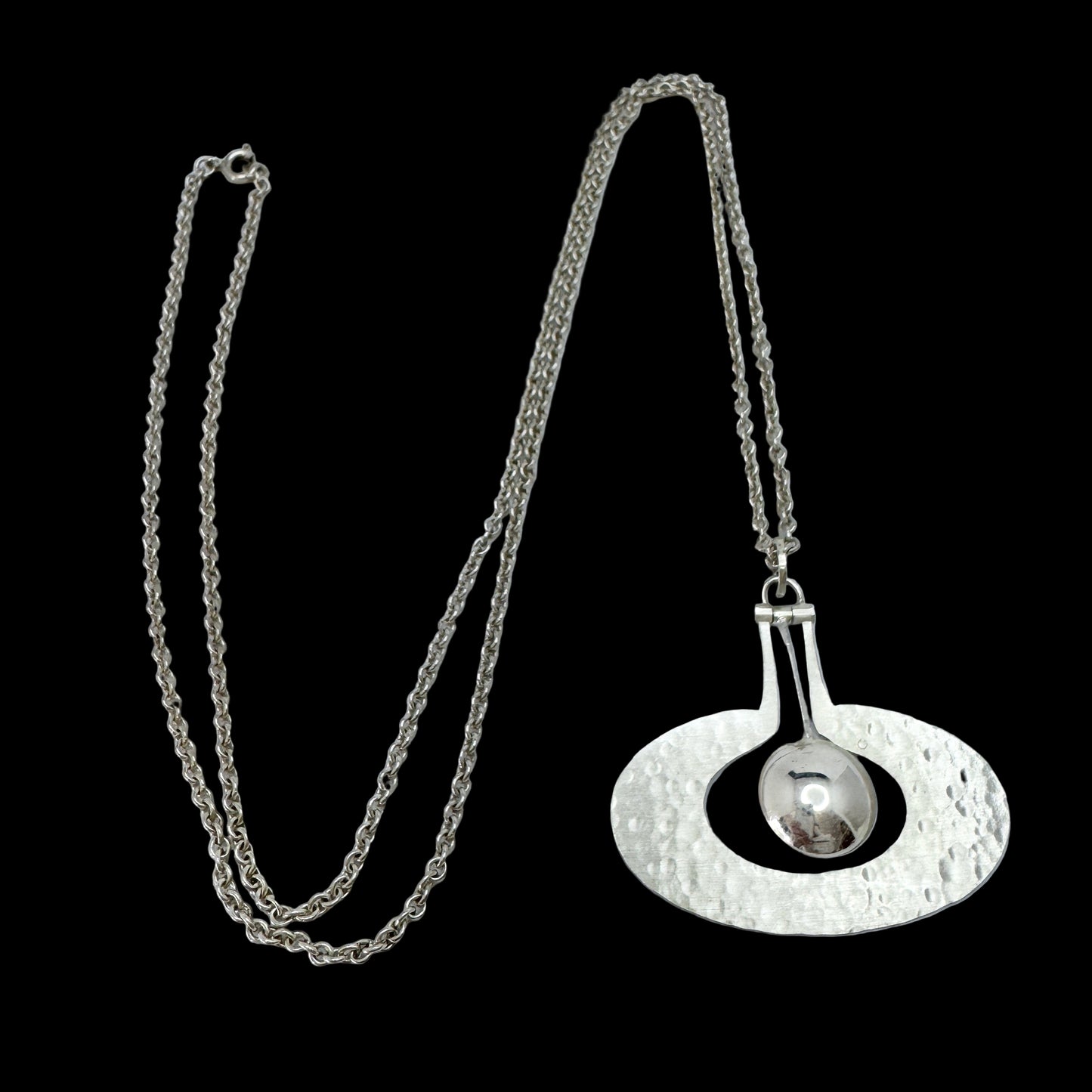 Tapio Wirkkala for Kultakeskus, Finland 1975. Vintage Solid Silver Pendant + Chain. Design Päärynä