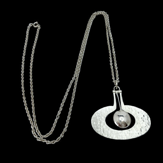 Tapio Wirkkala for Kultakeskus, Finland 1975. Vintage Solid Silver Pendant + Chain. Design Päärynä