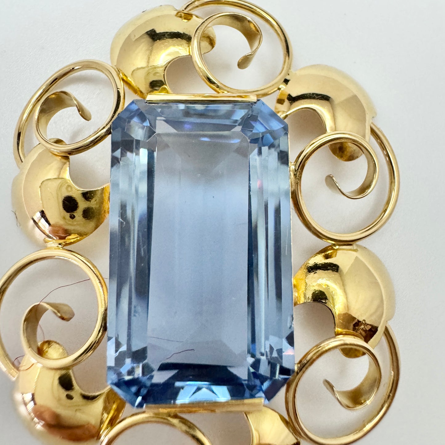 Harry Hermanson, Sweden 1949. Vintage 18k Gold Synthetic Blue Spinel Pendant.