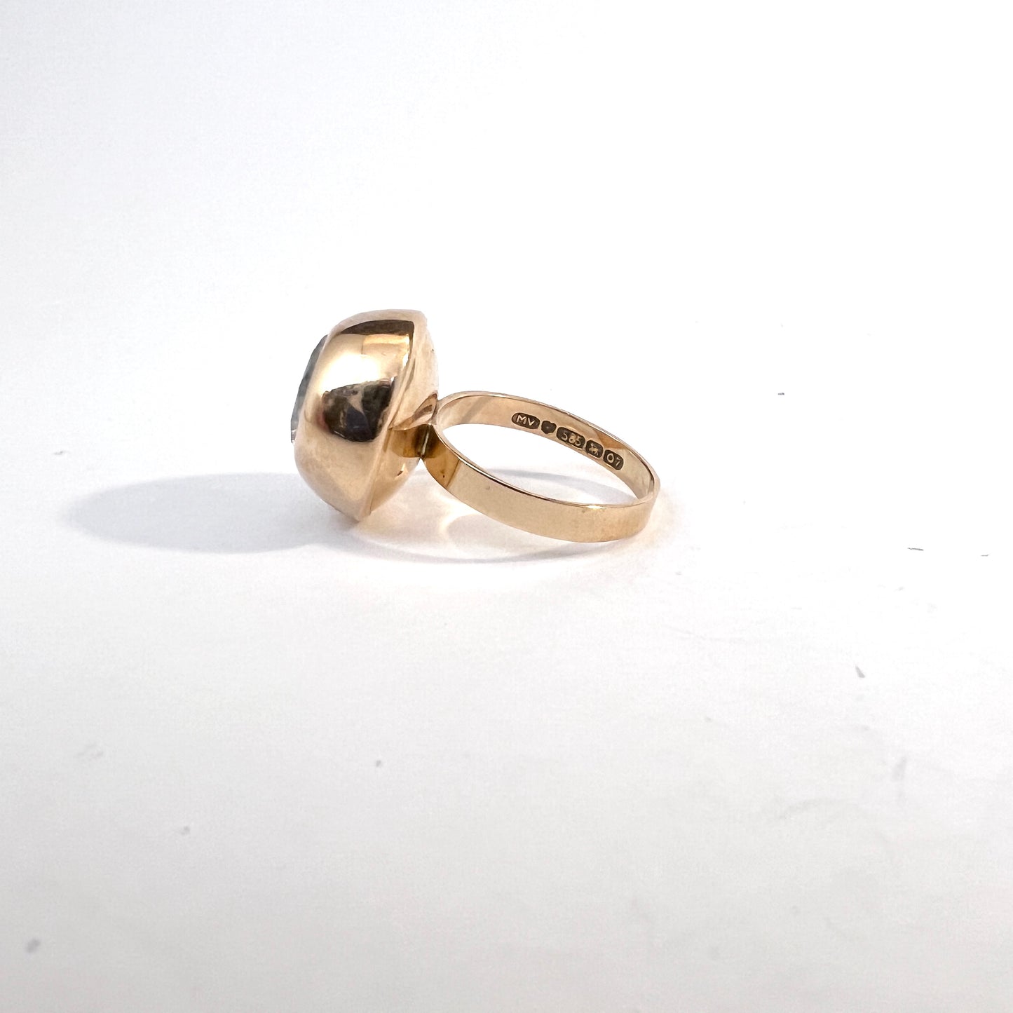 Martti Viikinniemi, Finland 1967. Vintage 14k Gold Rock Crystal Ring.