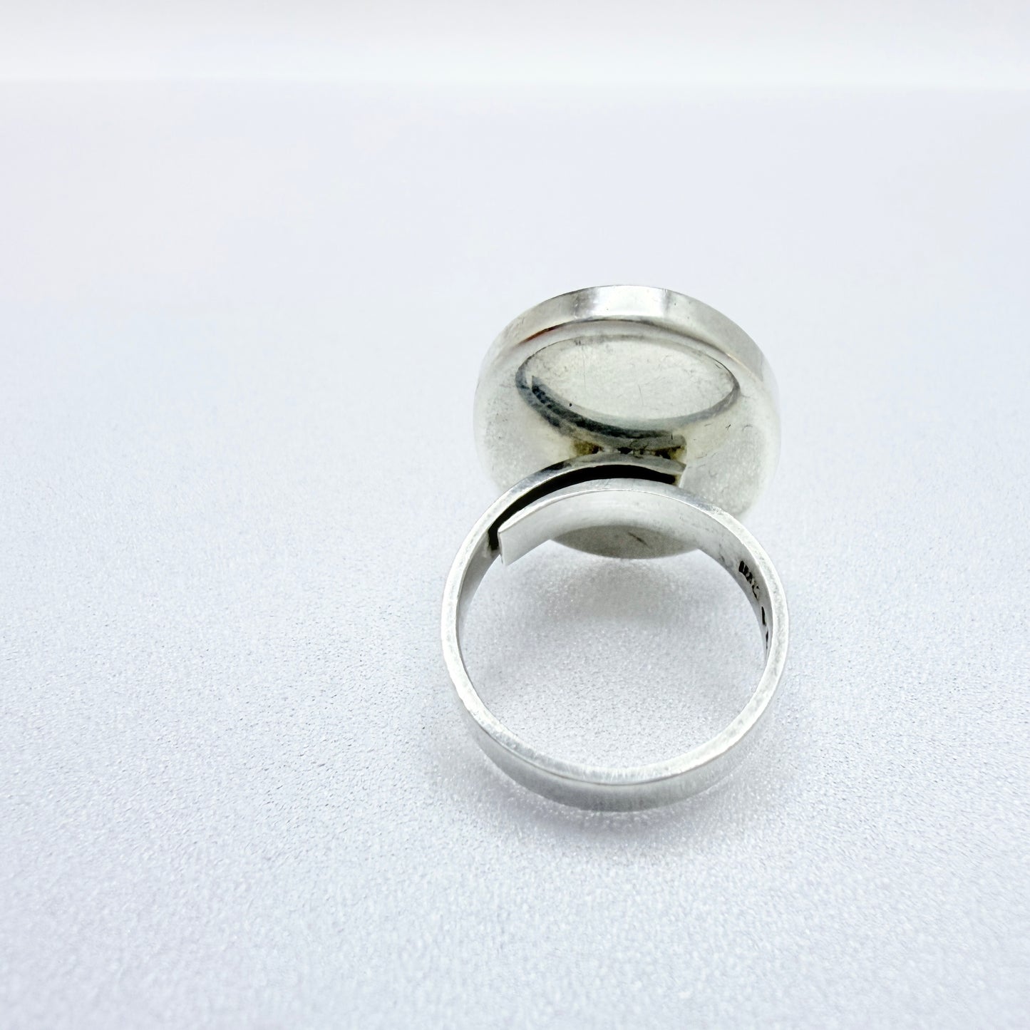 Kaunis Koru, Finland. Vintage Sterling Silver Spectrolite Ring.