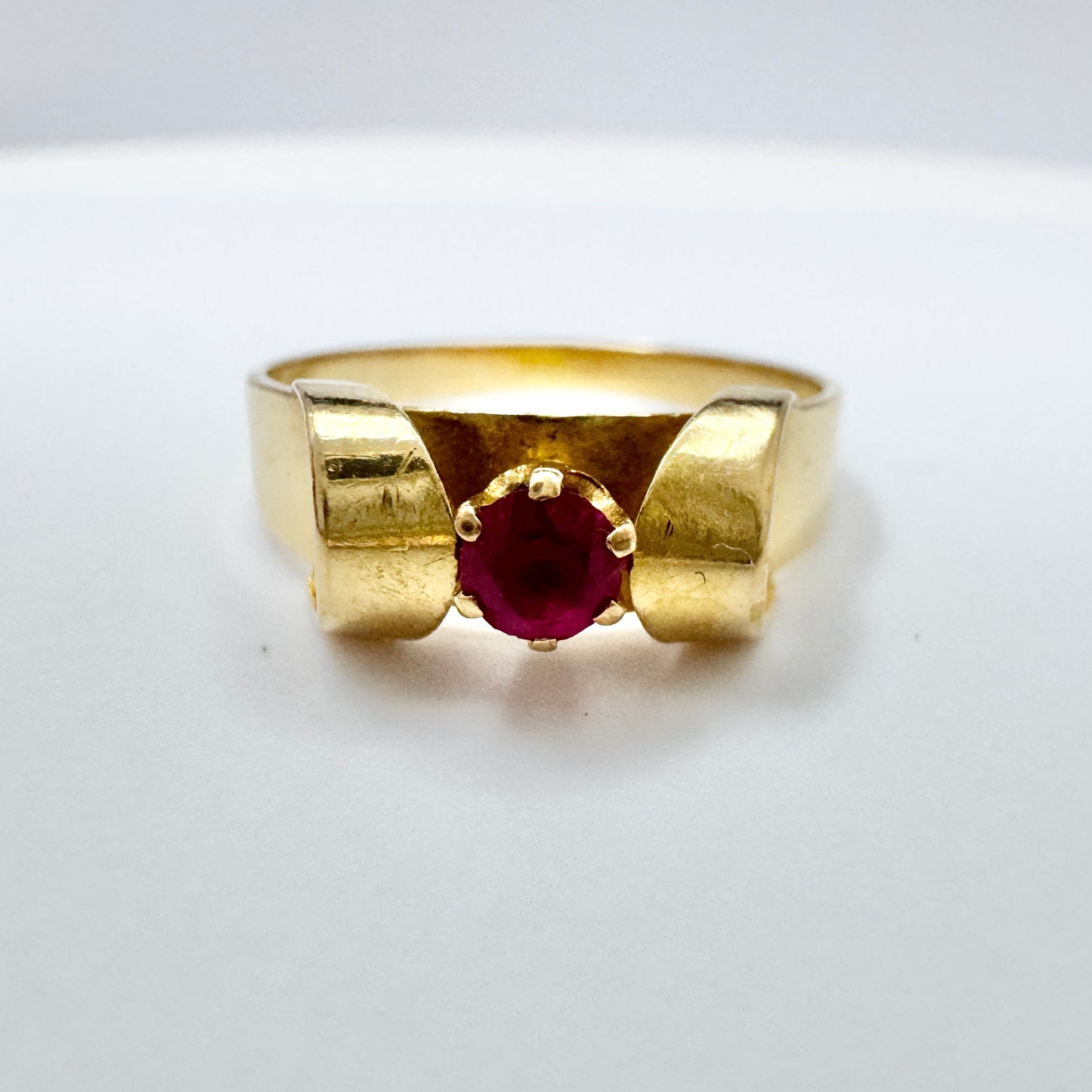 Svedboms, Sweden 1965. Vintage 18k Gold Ruby Ring.