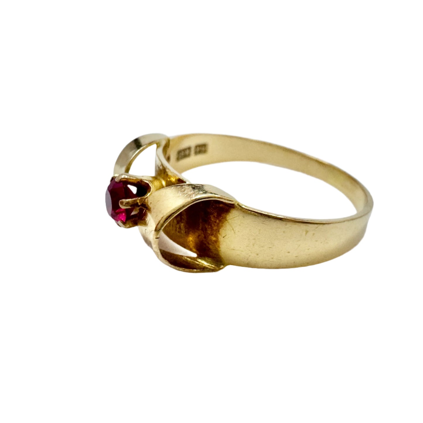 Svedboms, Sweden 1965. Vintage 18k Gold Ruby Ring.