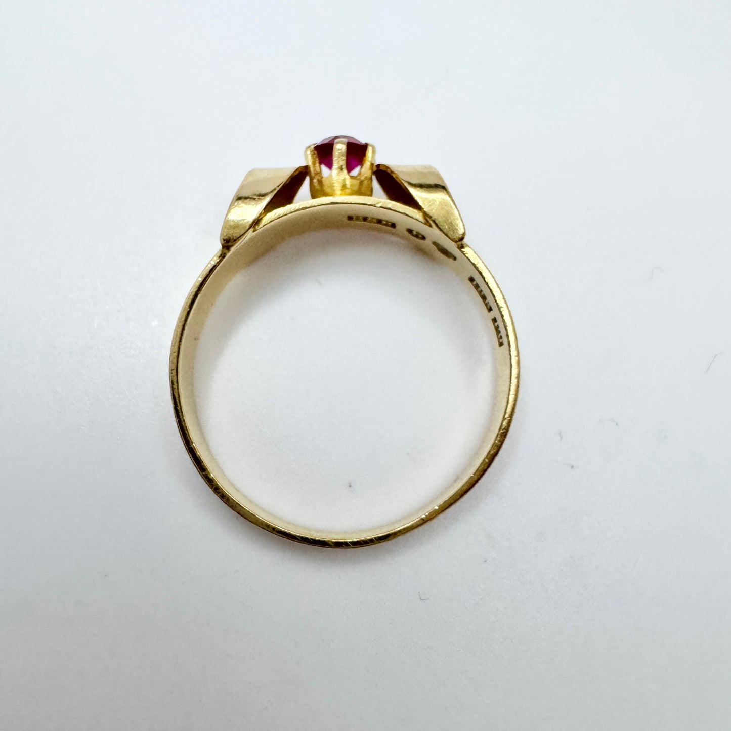 Svedboms, Sweden 1965. Vintage 18k Gold Ruby Ring.