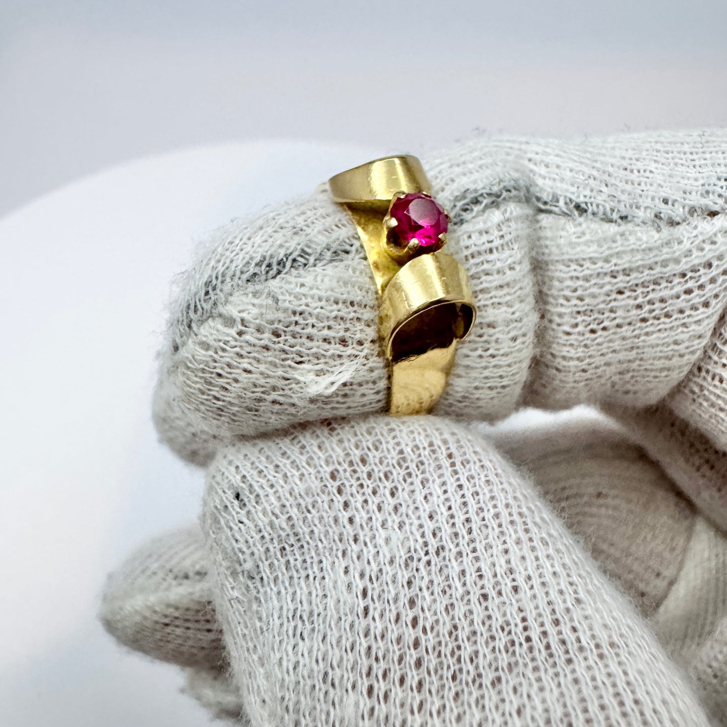 Svedboms, Sweden 1965. Vintage 18k Gold Ruby Ring.