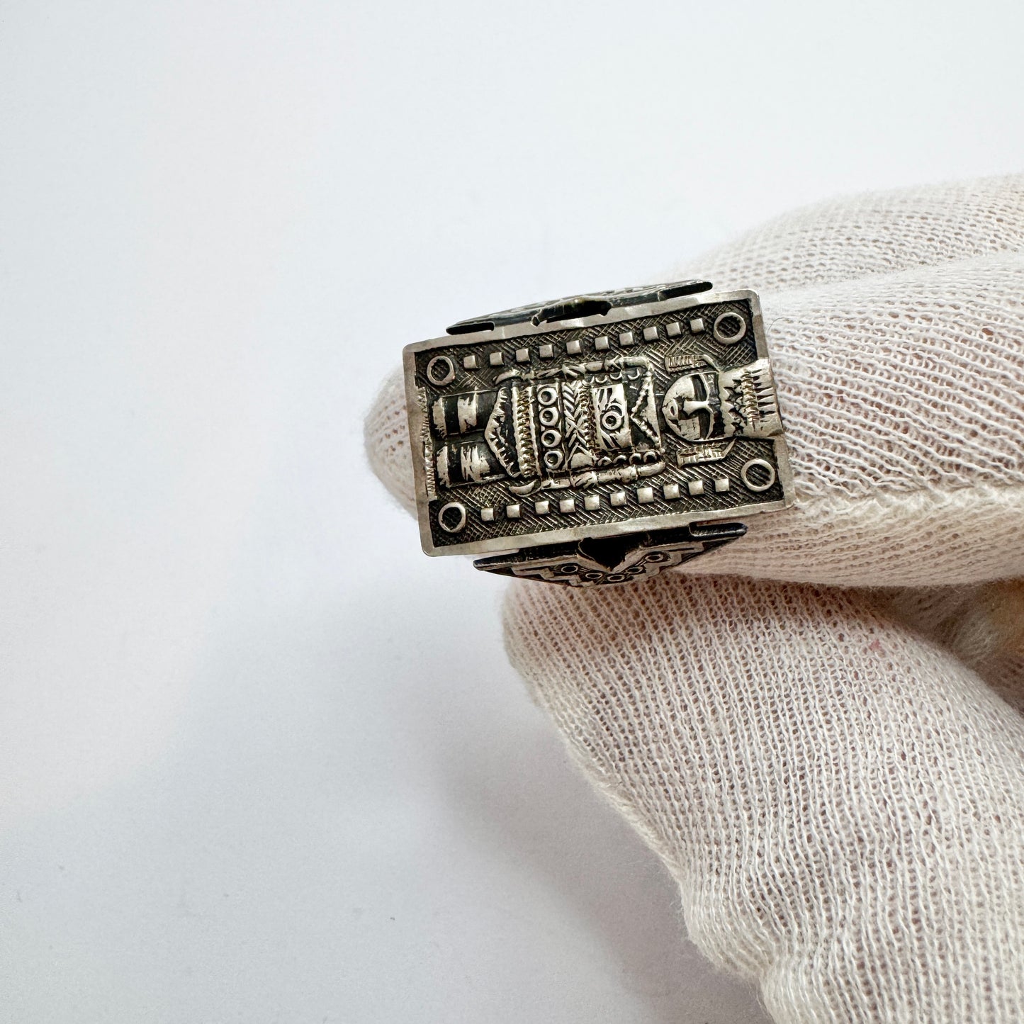 Mexico c 1950s. Vintage Sterling Silver Inca God Ring.