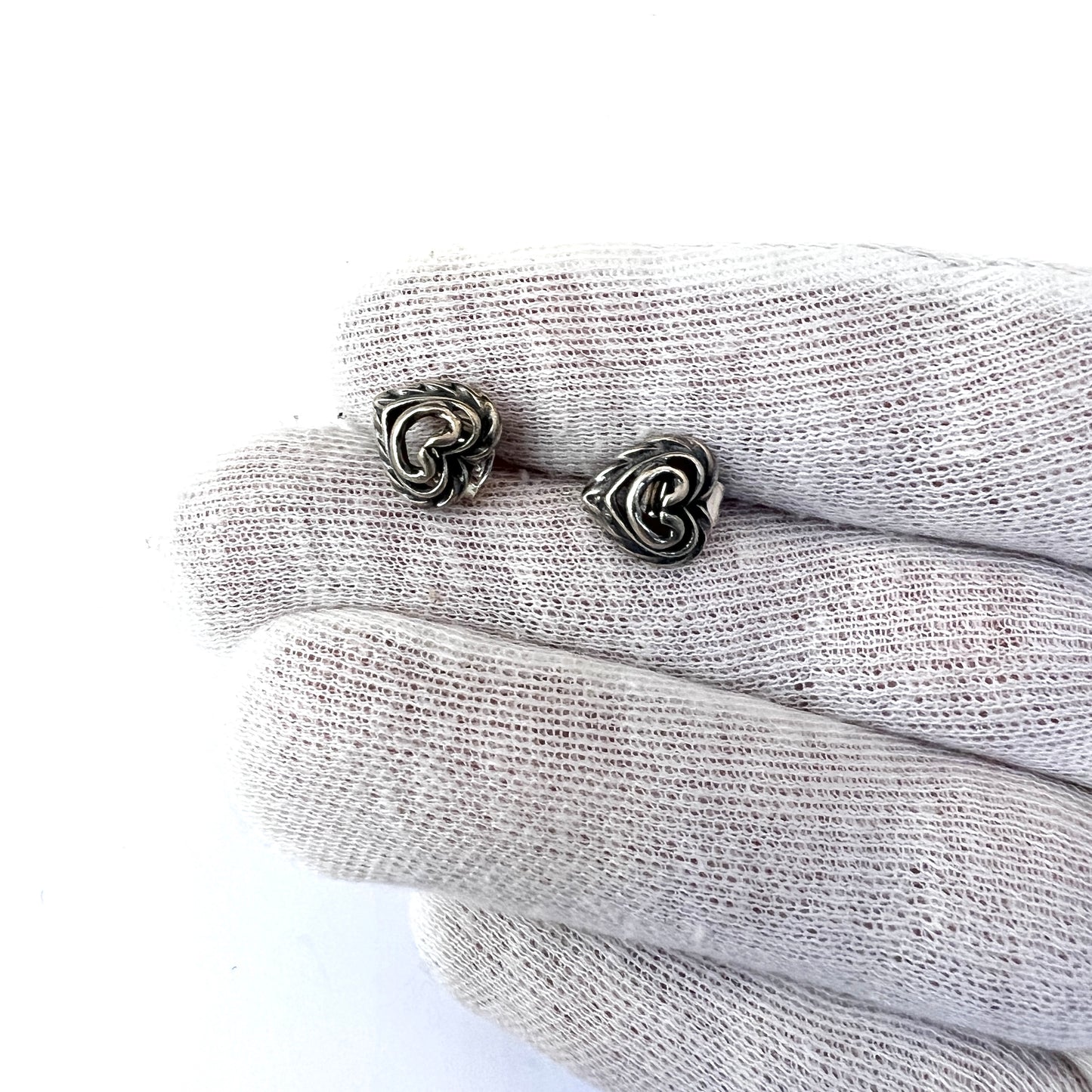 Kalevala Koru, Finland. Vintage Sterling Silver Heart Stud Earrings.