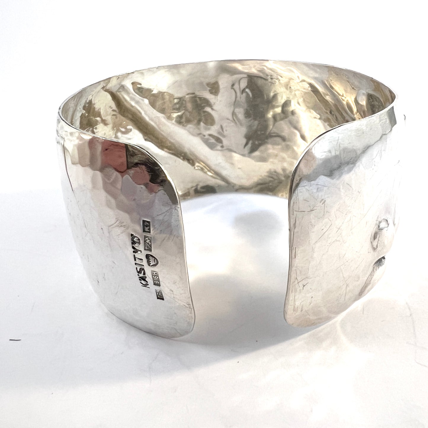 Toivo Olavi Hänninen, Finland 1963. Vintage Modernist Solid Silver Cuff Bracelet